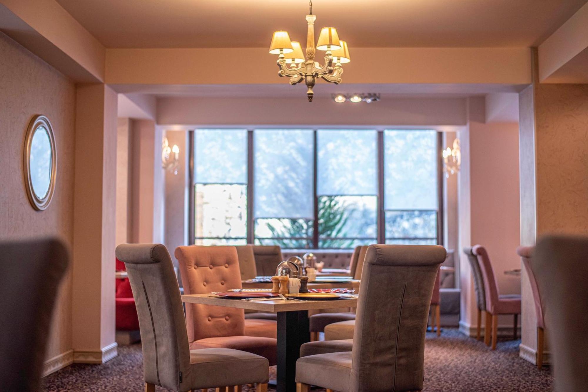 Paj Hotelul Retreat & Spa Sinaia Exteriér fotografie