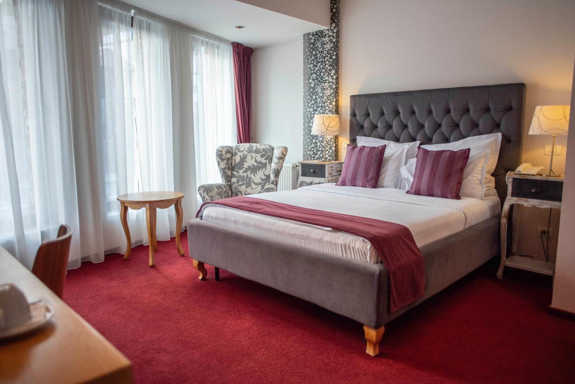 Paj Hotelul Retreat & Spa Sinaia Exteriér fotografie